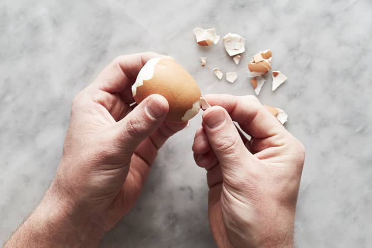 The Best Way To Peel An Egg We Tested 5 Tricks And Found A