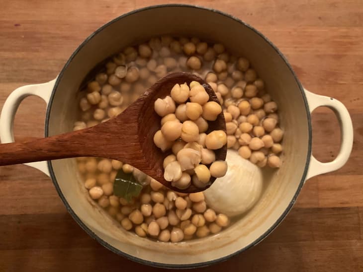 Overnight soaked chickpeas in pot.