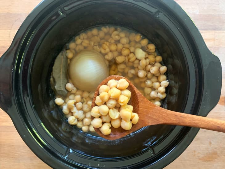 Chickpeas cooked in slow cooker.