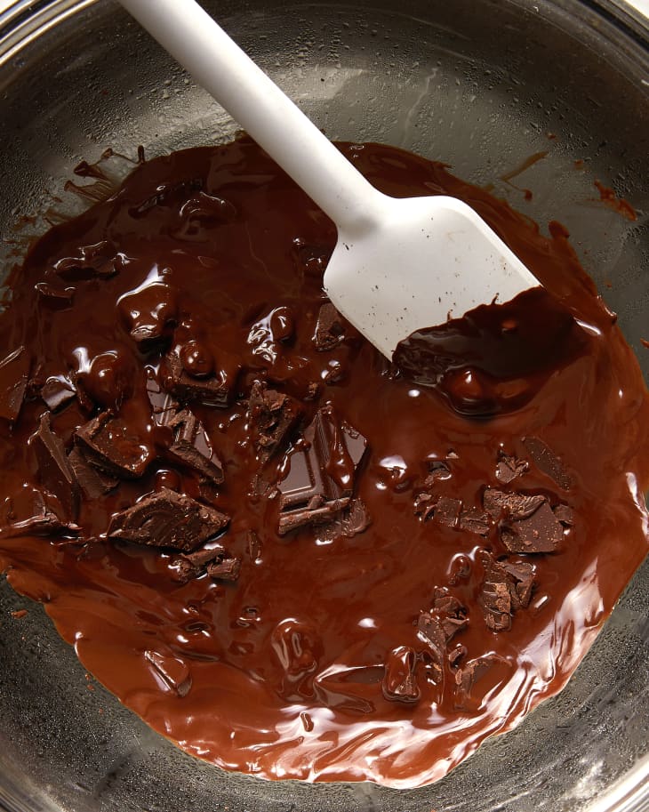 how to drizzle chocolate in a bowl