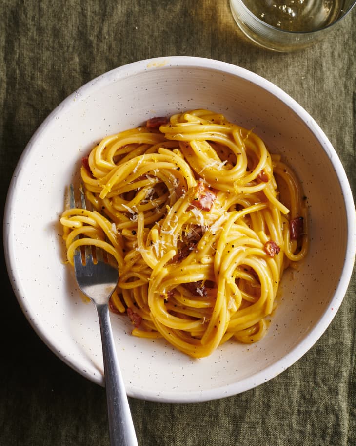 a bowl of pasta carbonara