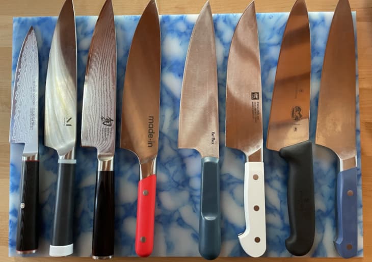 Knives next to each other