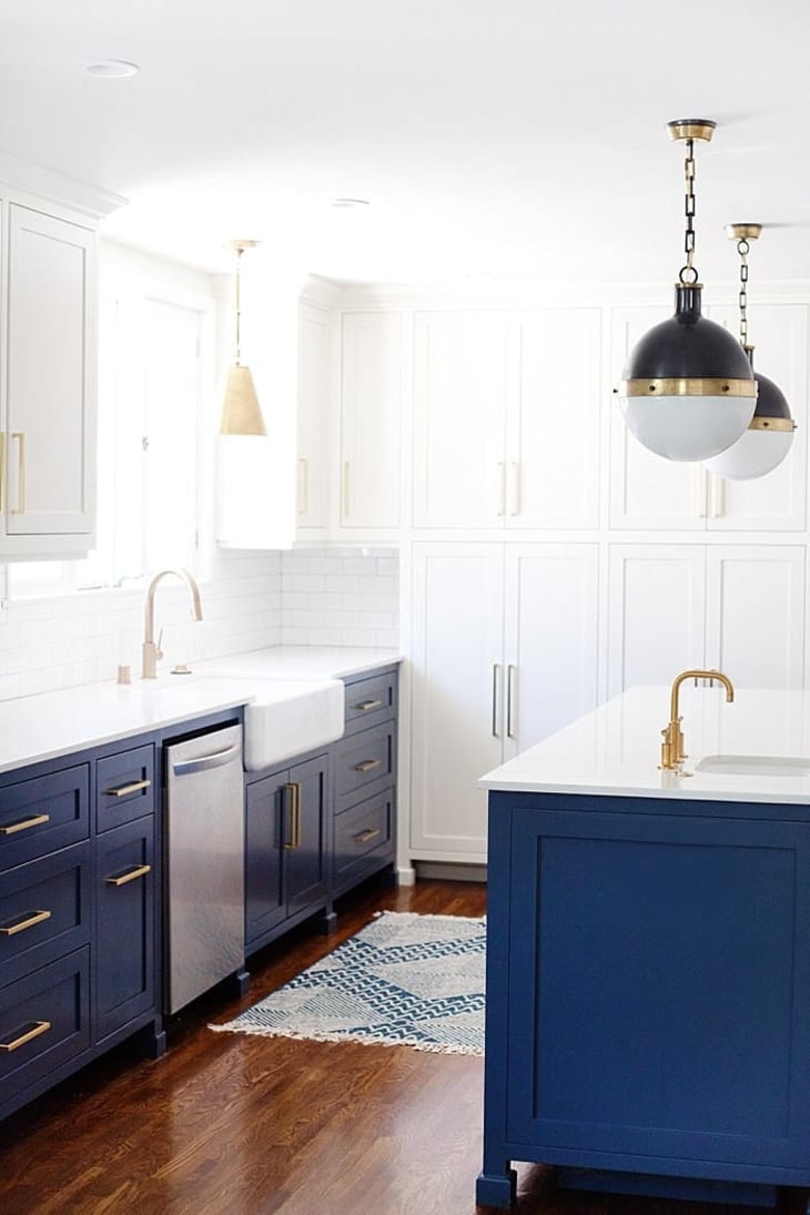 The 11 Best (Bright) Colors for Painting a Kitchen, According to Interior  Designers - Paint for kitchen walls, Bold kitchen, Best kitchen colors