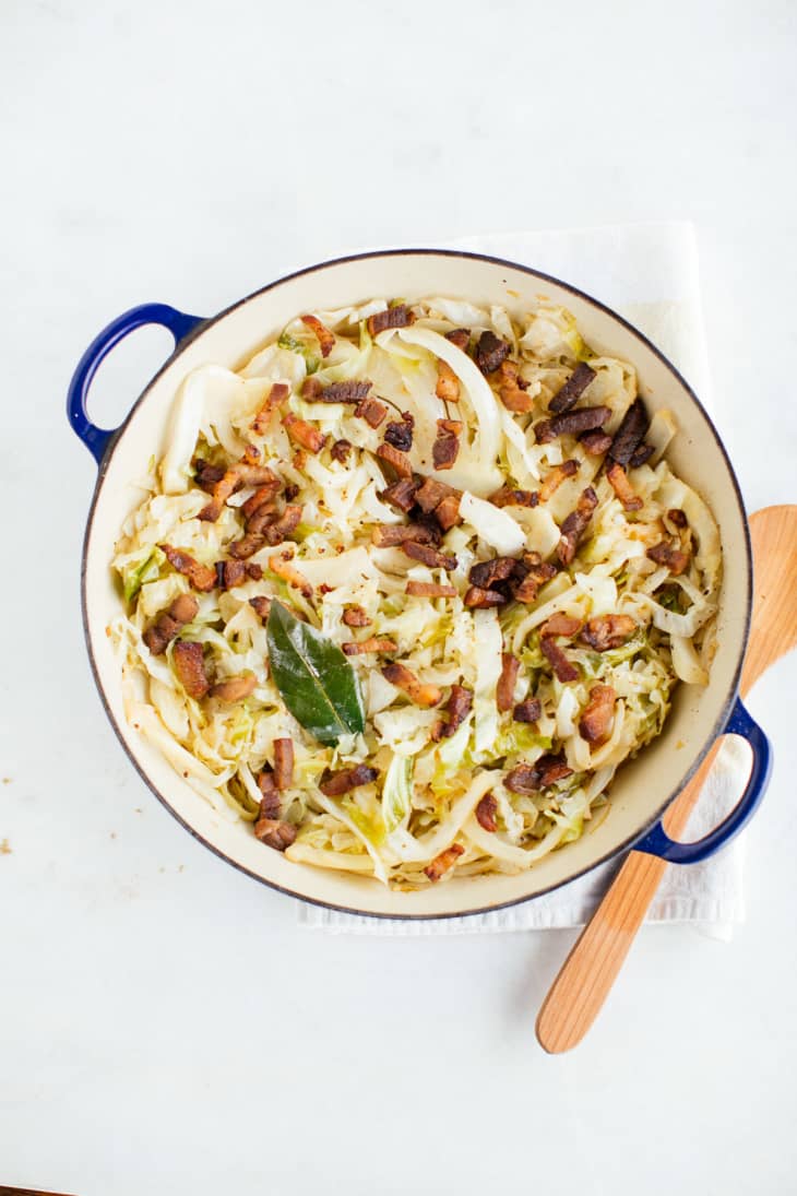 One-Pot Braised Cabbage with Bacon 