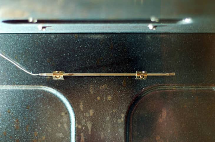 DIY Oven Maintenance: Adjusting the Temperature Gauge