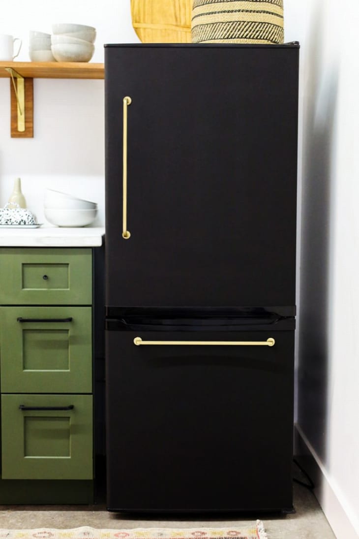 Cheap Appliance Makeovers - Refrigerator Paint, Covers | Apartment Therapy