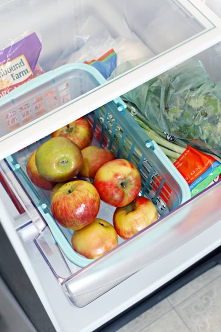 Here's Why You Should Line Your Crisper Drawer with Paper Towels