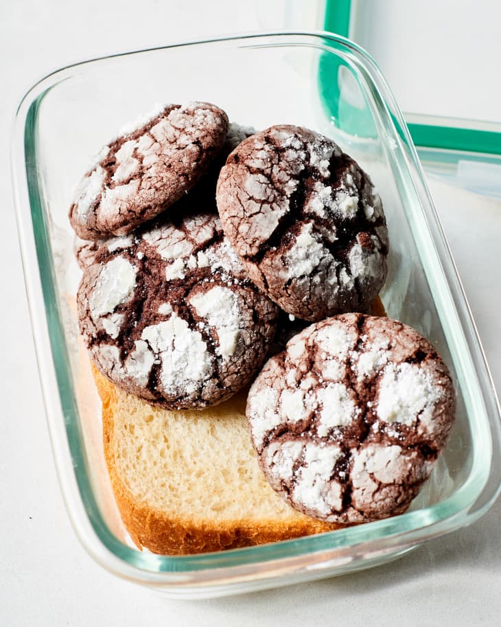 This Cookie Saver Keeps Baked Goods Fresher for Longer