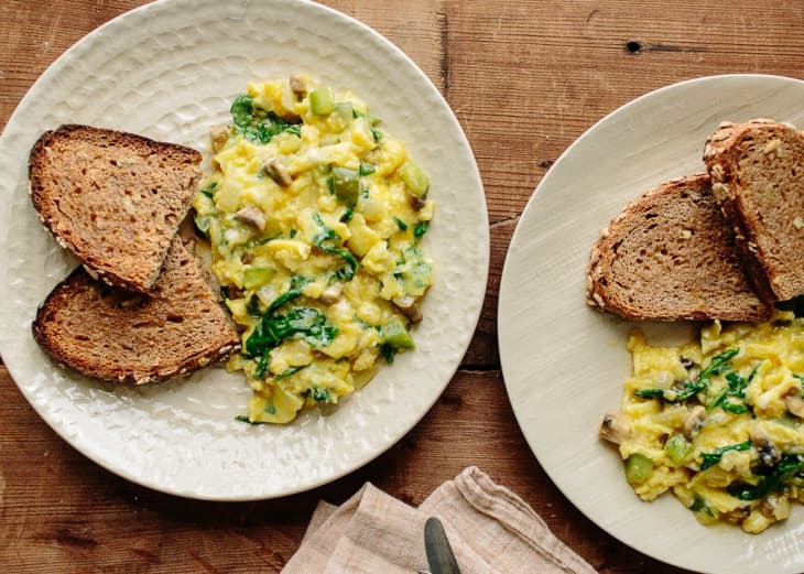 Scrambled Eggs with Tomatoes and Peppers