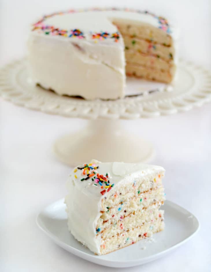 What S The Difference Between White Yellow And Vanilla Cake Kitchn