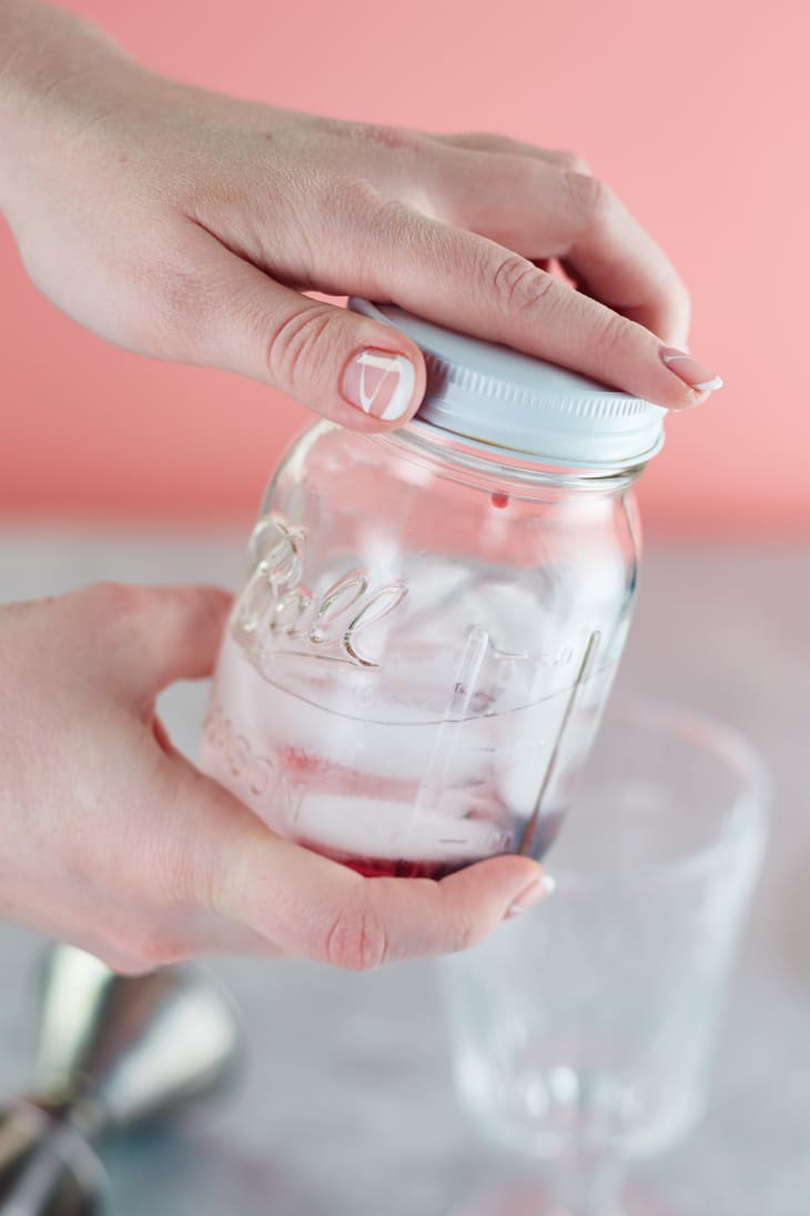 How Do You Shake A Mixed Drink Without A Shaker?