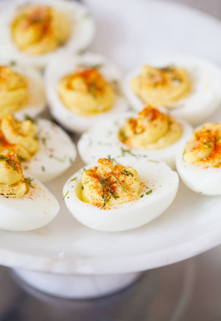 Woman's Hard-Boiled-Egg Slicing Technique for Deviled Eggs Goes Viral