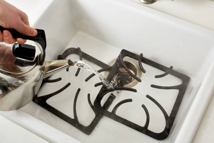 How to Clean Cast-Iron Stove Grates: Step by Step with ...