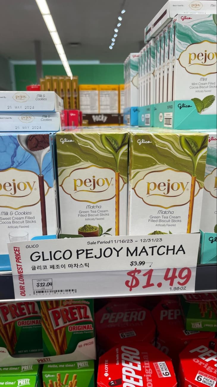 clico pejoy matcha in blue and green boxes on shelf with price tag