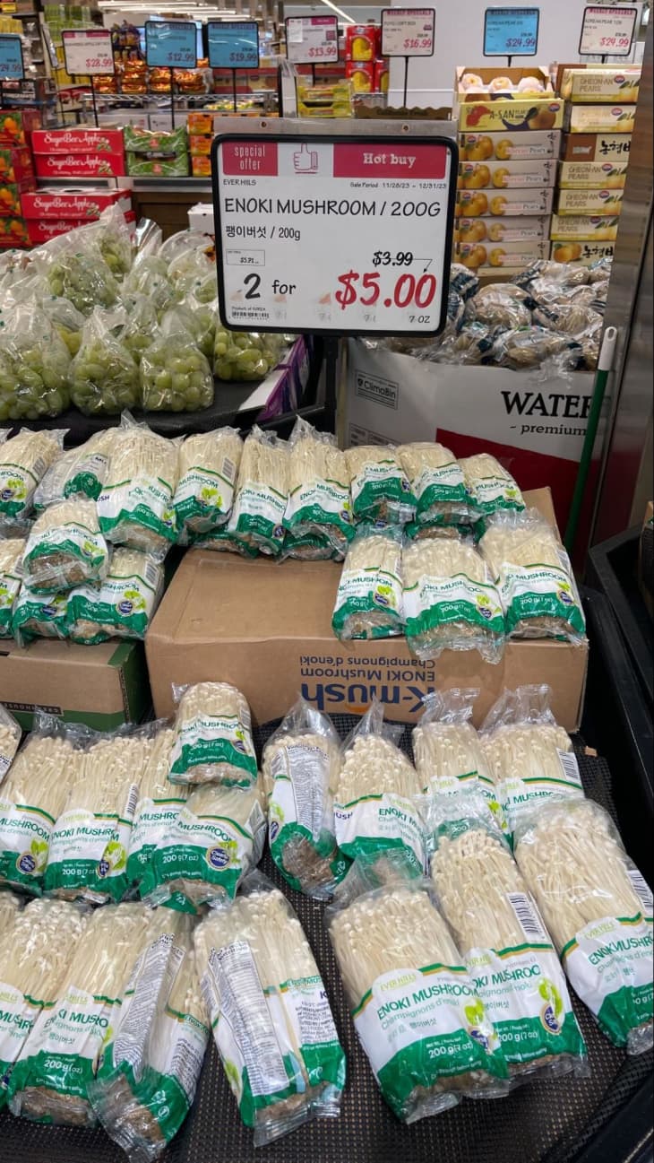 rice cakes on shelf with price tag