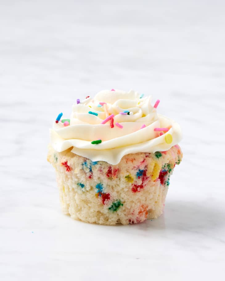 Best Confetti Cupcakes (Recipe Reviews) The Kitchn