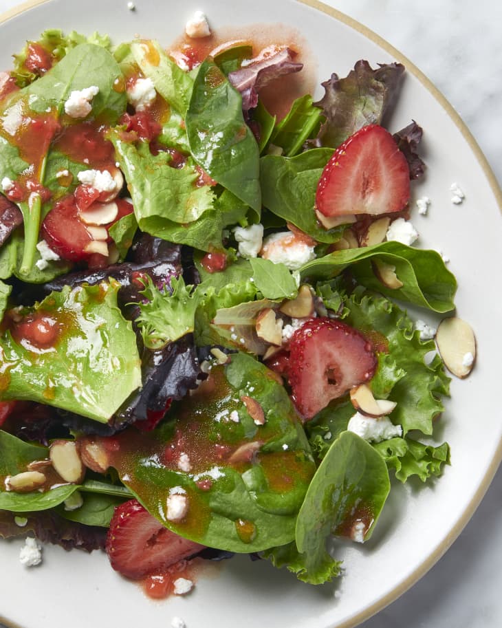 strawberry-vinaigrette-recipe-with-fresh-strawberries-the-kitchn