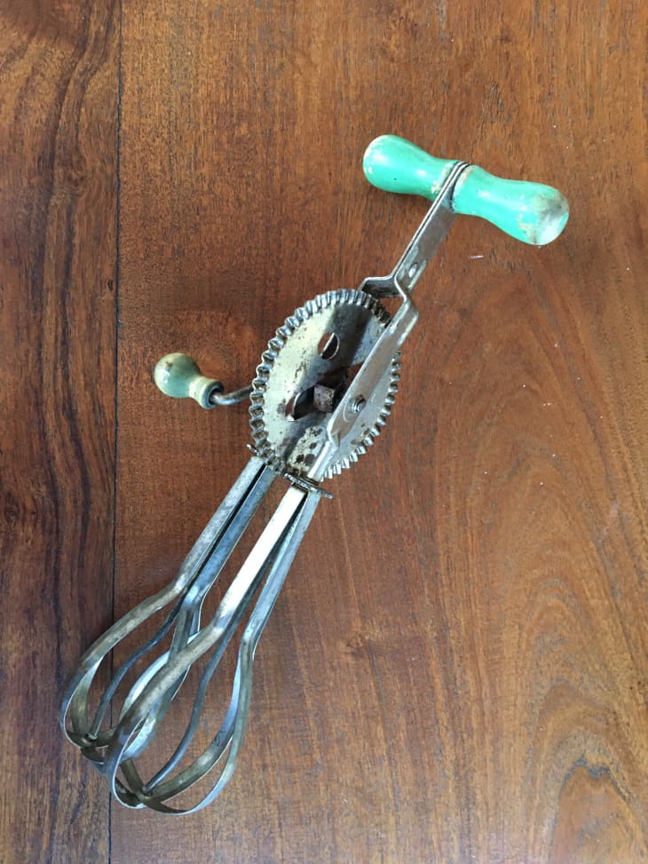 Rotary hotsell egg beater