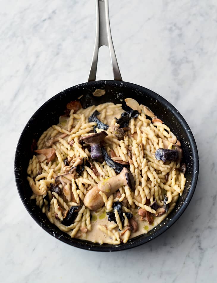 Jamie Oliver's 5-Ingredient Garlic Mushroom Pasta | Kitchn