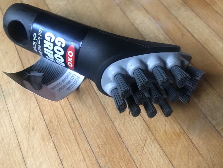 Best Scrubbers for Cast Iron Skillets and Grill Pans The Kitchn