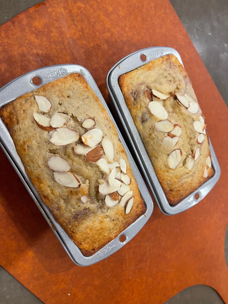 This Cherry & Almond Skyr Yogurt Cake Is Worth Making Time and Time