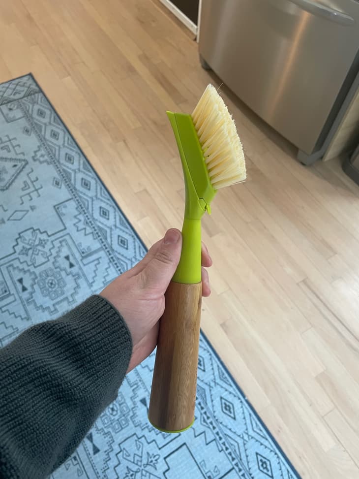 3 Best Dish Brushes and Dish Wands 2024 Tried & Tested The Kitchn