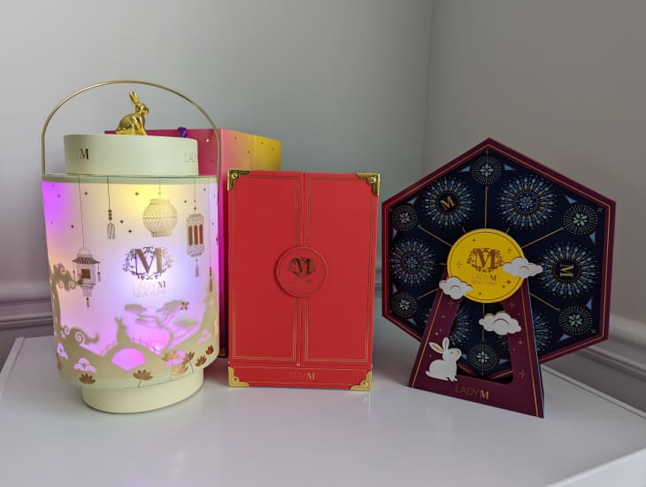 Lady M Glowing Lights Mooncake Gift Set Review The Kitchn