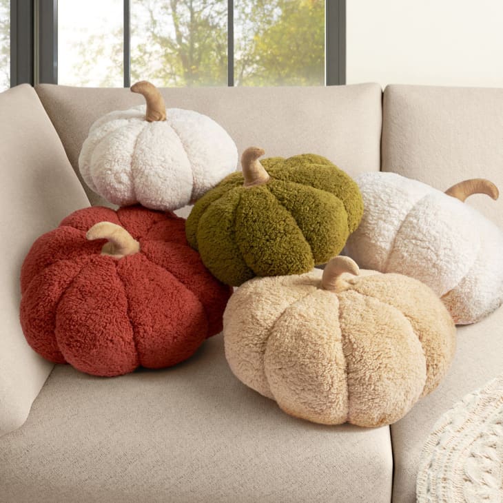 Huntington home bed clearance pillows