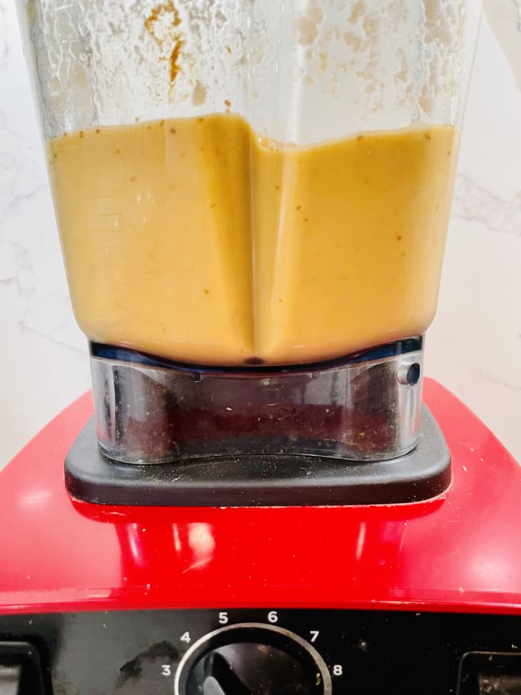 Bella Hadid Erewhon Kinsicle Smoothie Recipe Review The Kitchn