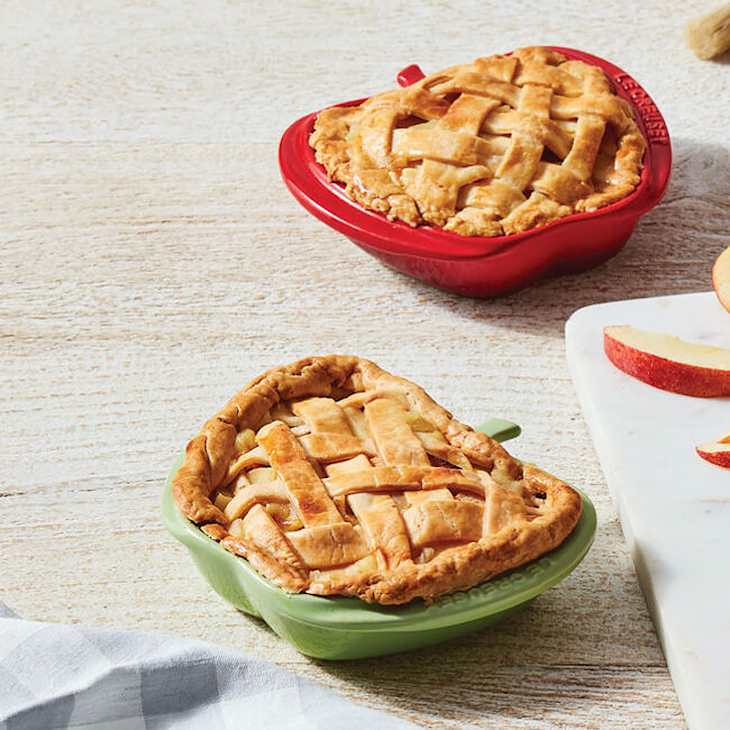 LE CREUSET - ルクルーゼ アップルディッシュ アウトレット限定でアップルディッシュ発売】 ただいま