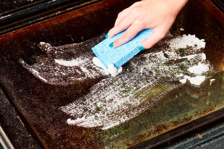 How to Clean an Oven: Easy 5 Step Guide with Pictures | Apartment Therapy