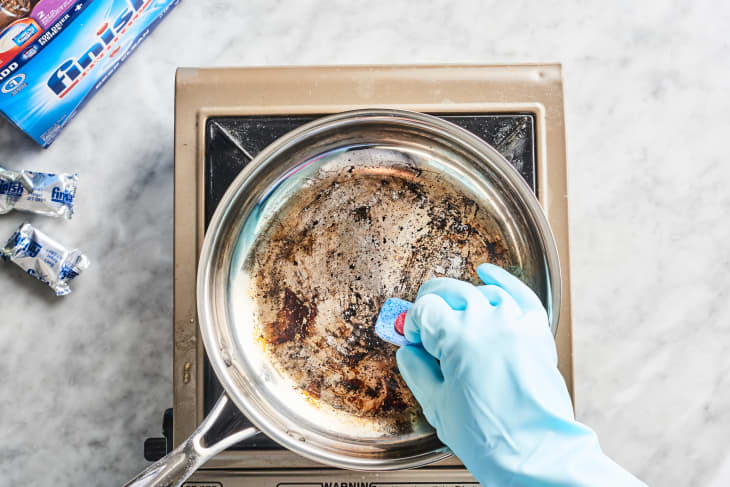 The Very Best Way To Clean A Burnt Pan (I Tested 5 Methods & Photos ...