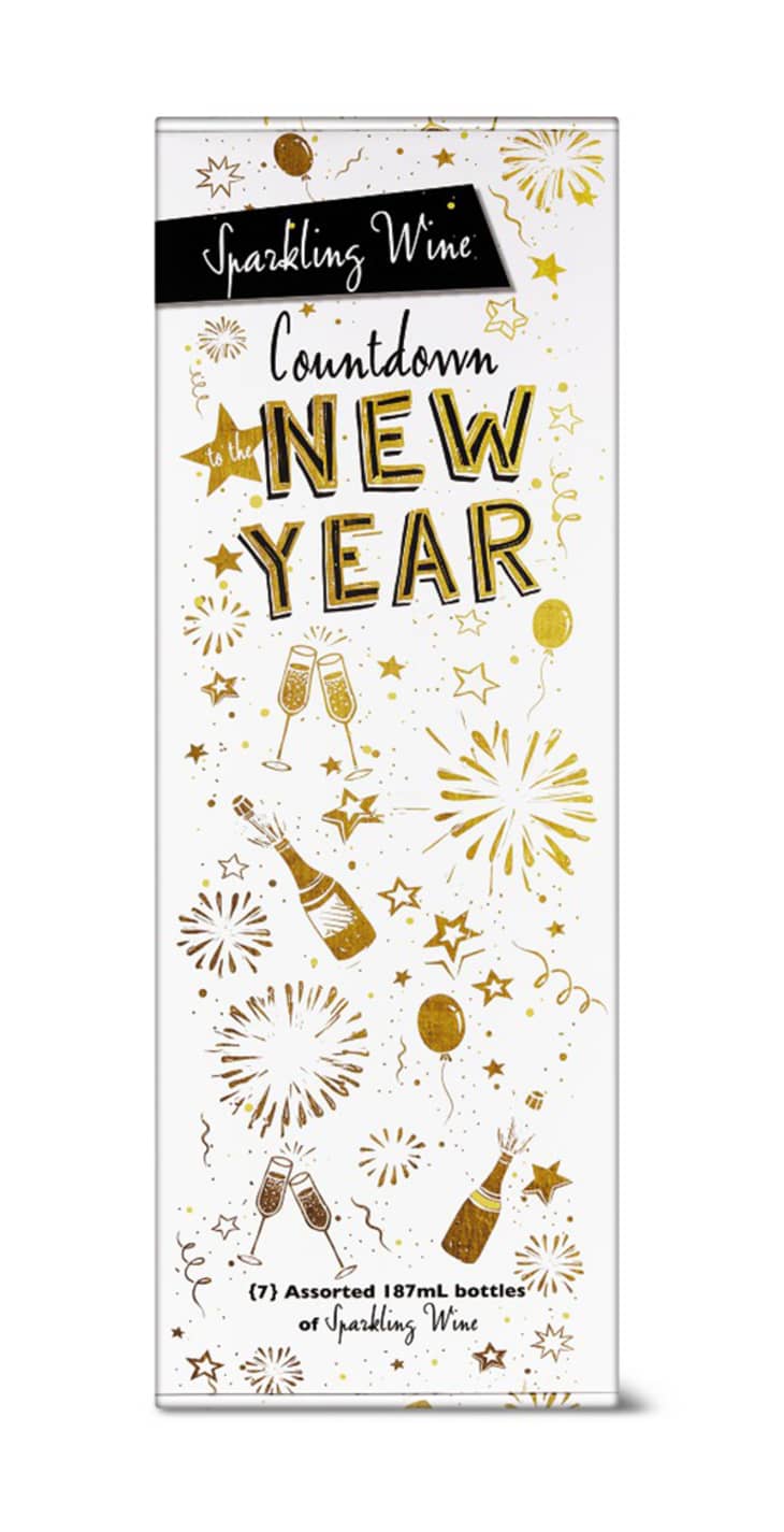 Aldi Finds December 2021 Mama Cozzi Pizza, Sundae Shoppe Snowflake