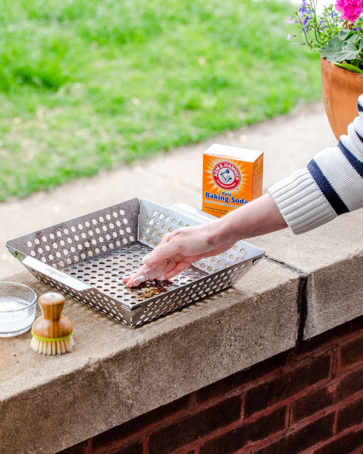 Best Way to Clean a Grill Basket Cleaning Showdown The Kitchn