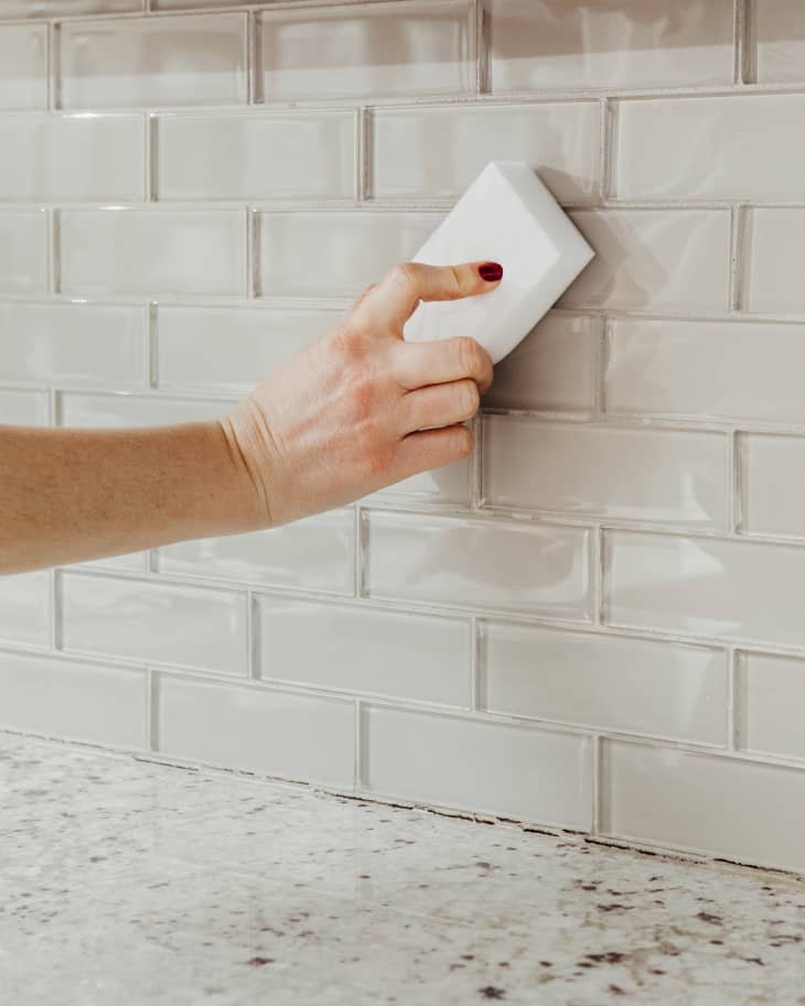 cleaning-showdown-best-way-to-clean-a-greasy-kitchen-backsplash