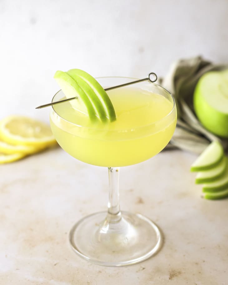 Apple Martini Recipe (Appletini) | Kitchn