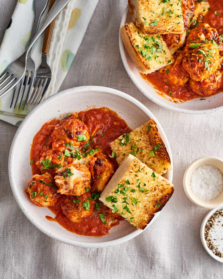 Skillet Chicken Parmesan Meatballs
