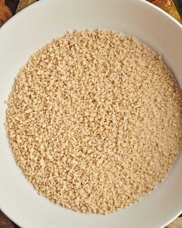 How to Make Breadcrumbs (Easy Recipe With Fresh or Dried Bread) The