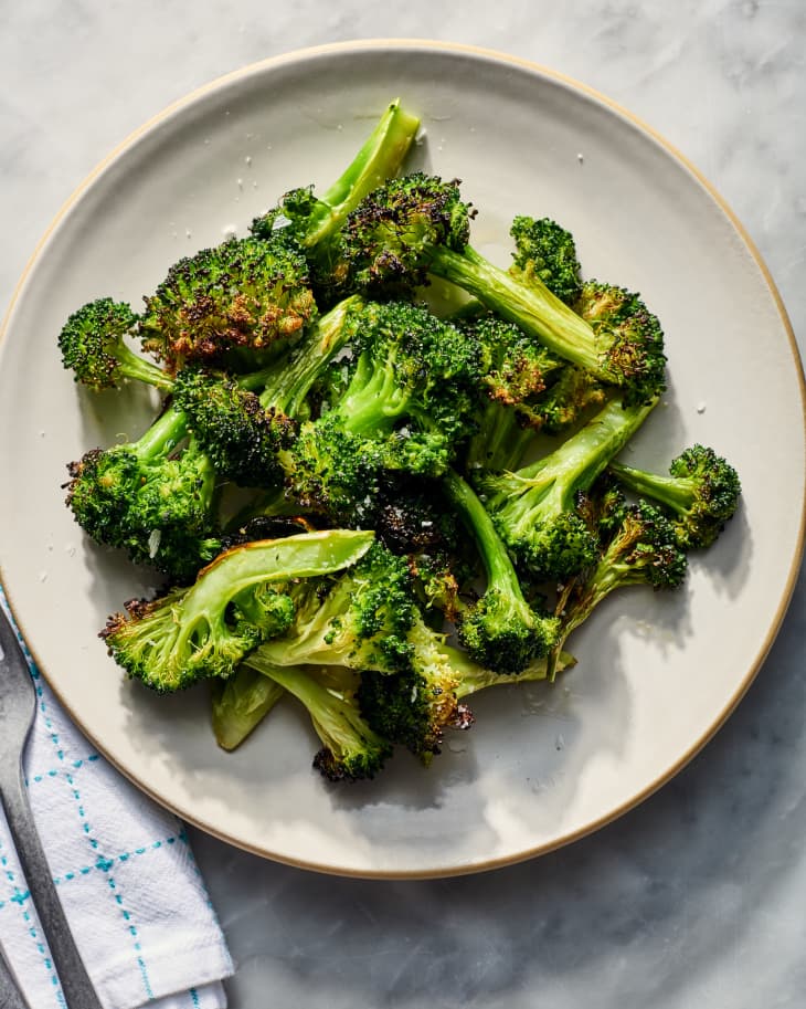 Air Fryer Broccoli Recipe (Ready in 15 Minutes) | Kitchn