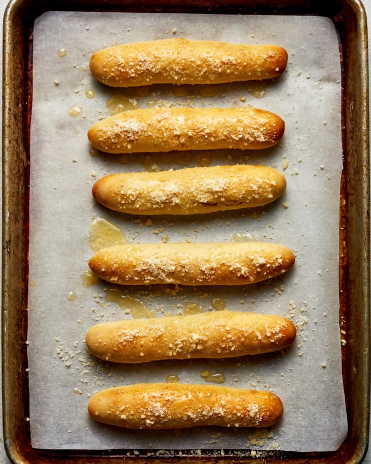 Crazy Bread Recipe (Copycat of Little Caesars Breadsticks) The Kitchn