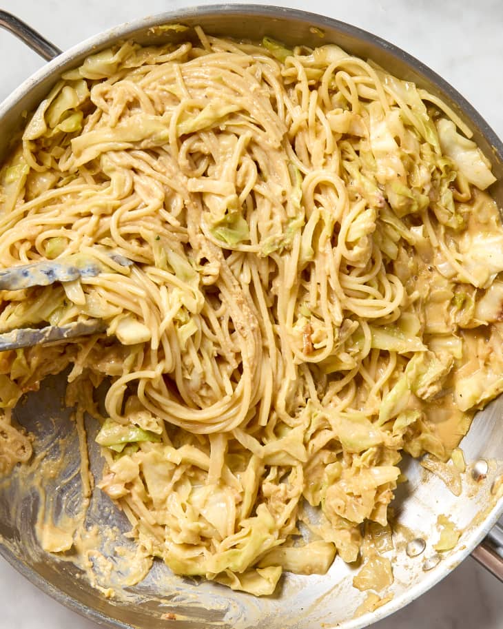 Melty Cabbage Pasta Carbonara Recipe (Just 6 Ingredients) The Kitchn