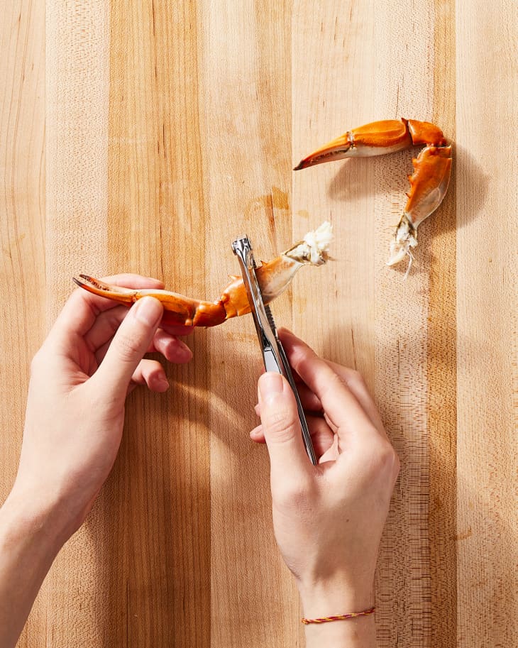 How to Eat a Crab A StepbyStep Guide The Kitchn