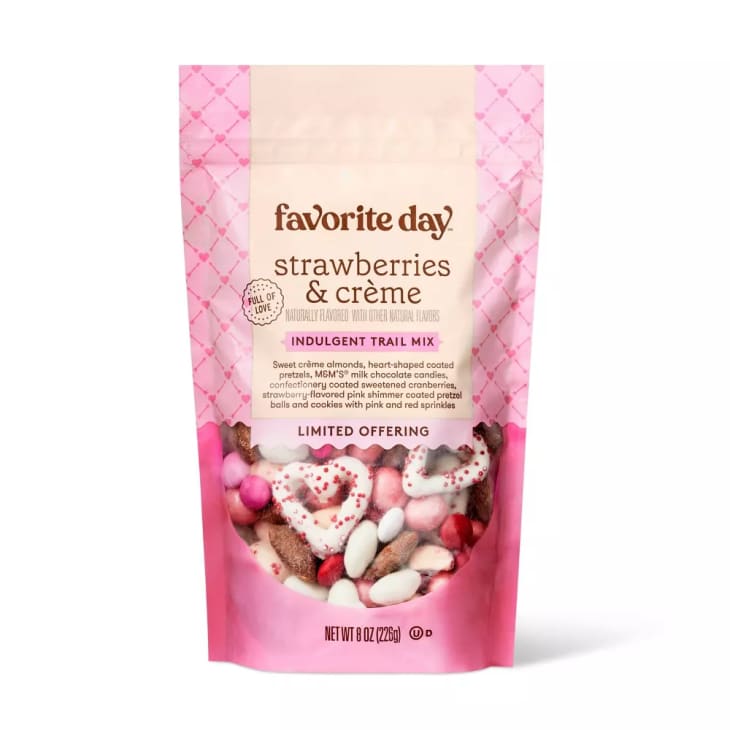 Target Favorite Day Strawberries & Crème Trail Mix Review The Kitchn