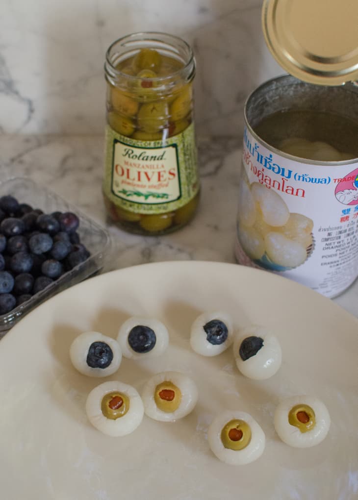 Halloween Recipe Frog Eggs & Eyeballs (Coconut Green Tea Chia Pudding