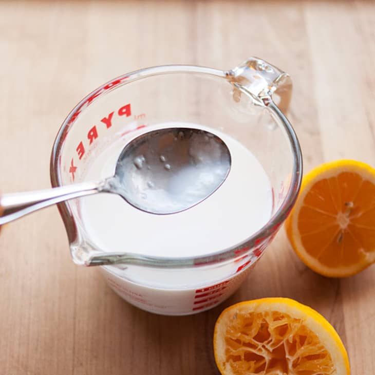 Buttermilk Substitute Recipe (Quick & Easy, With Milk & Lemon) The Kitchn