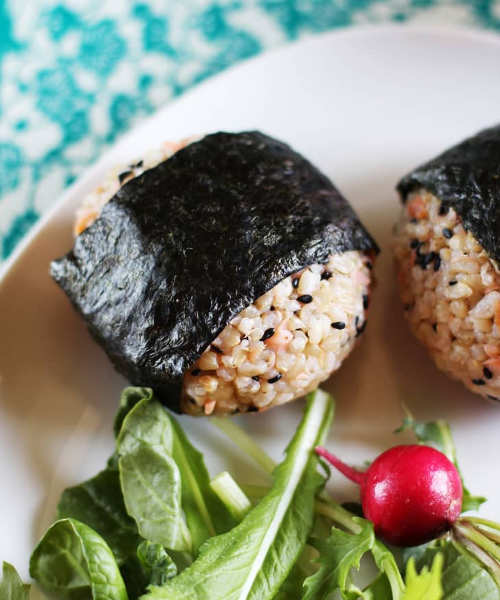 Recipe Salmon and Black Sesame Onigiri (Japanese Rice Balls) Kitchn