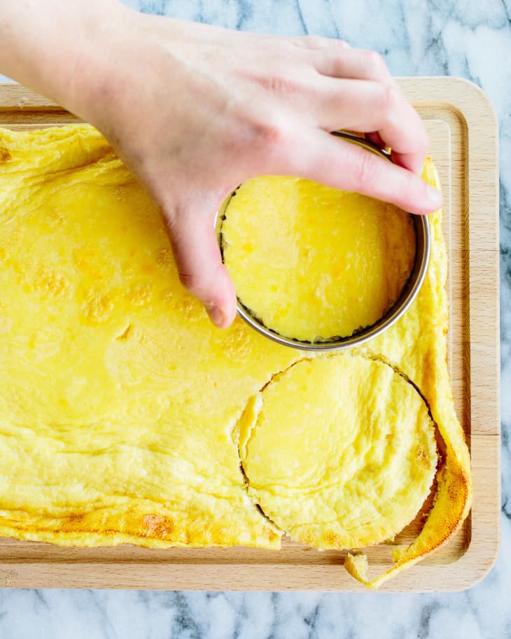 Here's How to Keep Breakfast Sandwich Eggs from Being Messy | The Kitchn