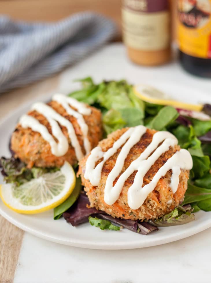 Recipe Salmon Patties with Creamy Garlic Sauce Kitchn