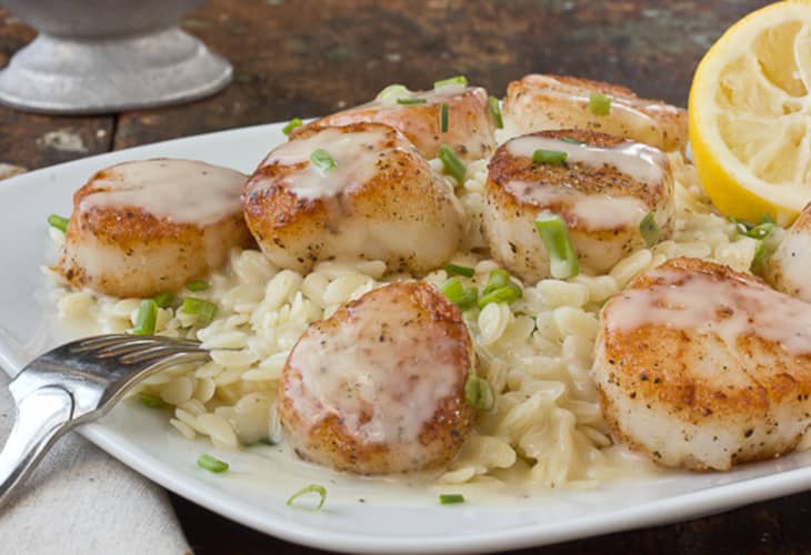 Recipe Scallops with White Wine Beurre Blanc & Lemon Orzo The Kitchn