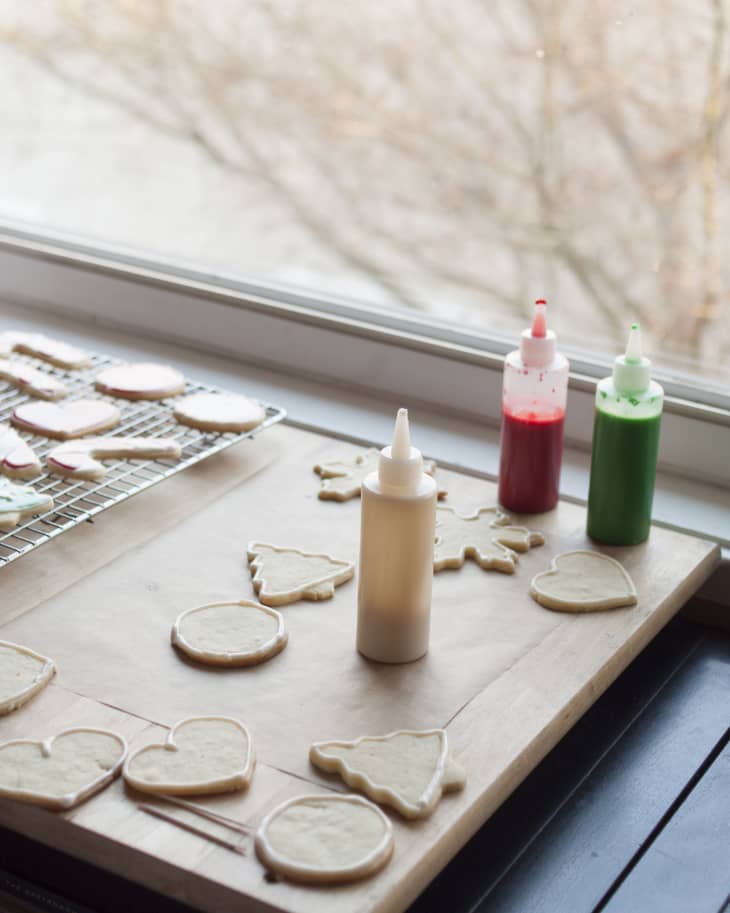 The Secret of Beautifully Decorated Cookies Is a Cheap Squeeze Bottle